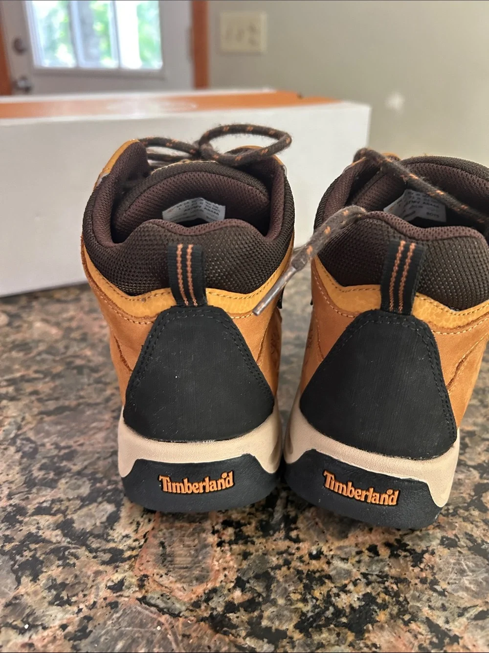 Timberland boys Wheat/Tan Nubuck Lace-Up Boots sz 5